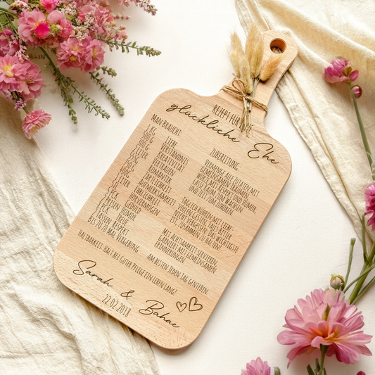 Personalisiertes Holzbrett - Buchenleimholz - Hochzeitsgeschenk - 38,2cm x 17,9cm