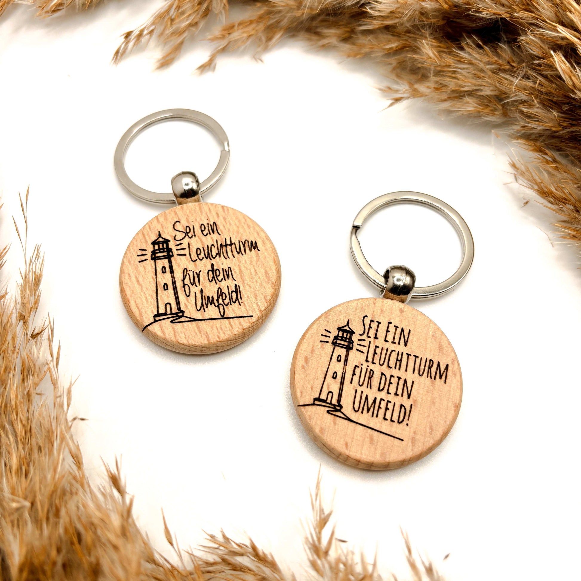 Personalisierter Schlüsselanhänger - Leuchtturm - Buchenholz - 40mm
